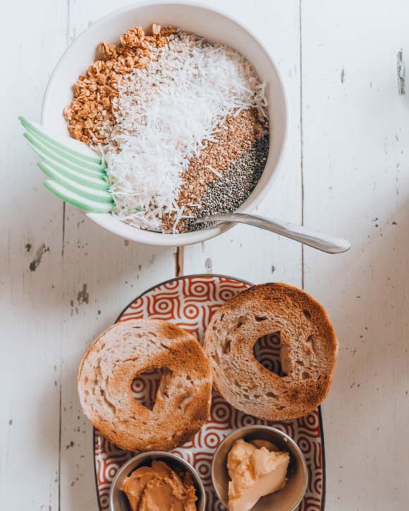 santa rita cafe bagel and green bowl